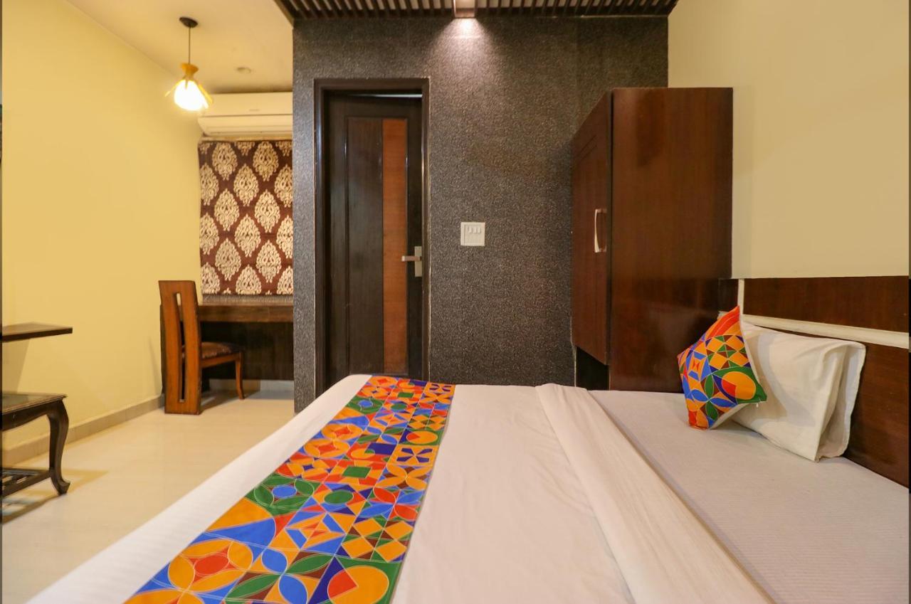 Staybook Hotel Aira New Delhi Railway Station Paharganj Экстерьер фото