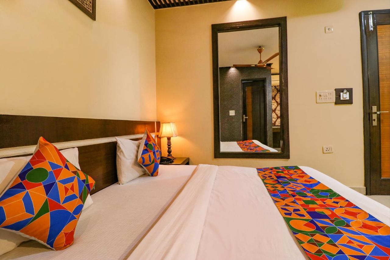 Staybook Hotel Aira New Delhi Railway Station Paharganj Экстерьер фото